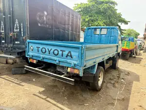 Toyota Dyna 150 Direct Bucket.