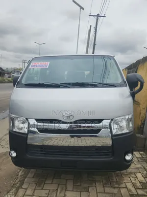 Toyota HiAce 2012 Silver