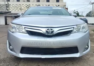 Toyota Camry XLE 4dr Sedan (2.5L 4cyl 6A) 2012 Silver
