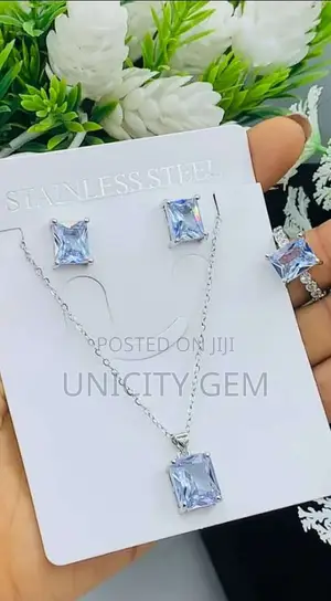 Beautiful Necklace With Earrings