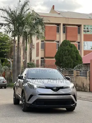 Toyota C-HR XLE FWD 2019 Silver