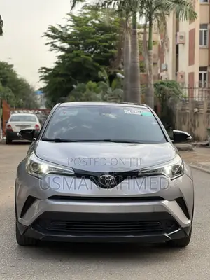 Toyota C-HR XLE FWD 2019 Silver