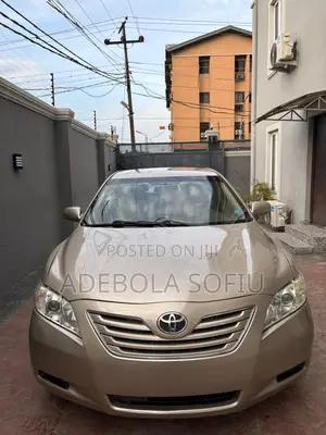Toyota Camry LE 4dr Sedan (2.4L 4cyl 5A) 2008 Gold