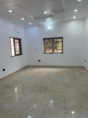 2bdrm Apartment in Lekki Phase 1 for rent