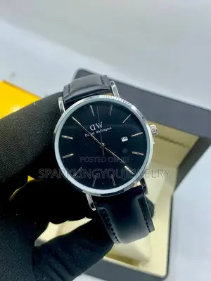 Daniel Wellington Leather Watch for Men, Slim Dial Interface.