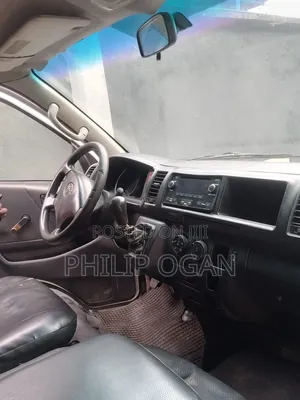 Toyota HiAce 2010 White