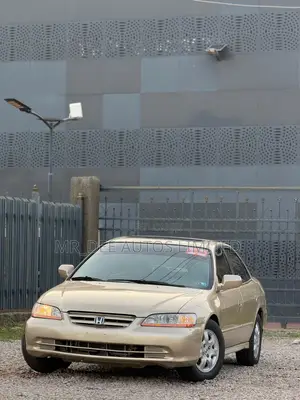 Honda Accord 2000 Gold