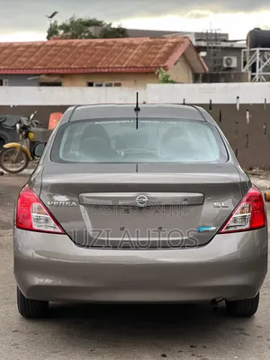Nissan Versa 1.6 SL Sedan 2012 Gray