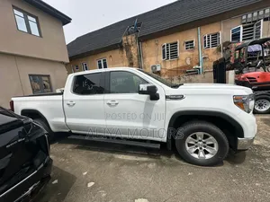 GMC Sierra 2019 White