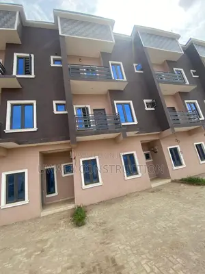 4bdrm Townhouse/Terrace in Gaduwa for sale