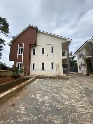 4bdrm Townhouse/Terrace in Gaduwa for sale