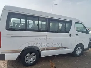 Toyota HiAce 2010 White