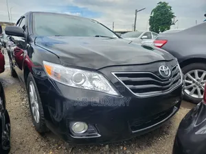 Toyota Camry XLE 4dr Sedan (2.5L 4cyl 6AM) 2010 Black
