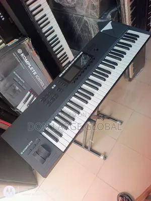 Komplete Kontrol S61 Midi Controller