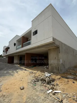 3bdrm Townhouse/Terrace in Off Lekki-Epe Expressway for sale