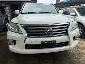 Lexus LX 570 AWD 2014 White