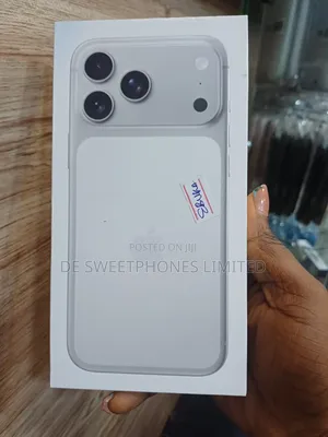 New Apple iPhone 17 Pro Max 256 GB Silver