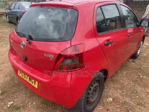 Toyota Yaris 1.0 VVT-i 2008 Red