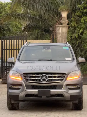 Mercedes-Benz M Class ML350 4MATIC 4dr SUV AWD (3.5L 6cyl 7A) 2014 Gray