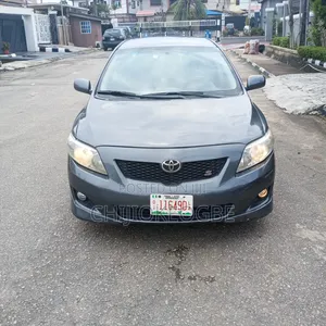 Toyota Corolla 2010 Gray