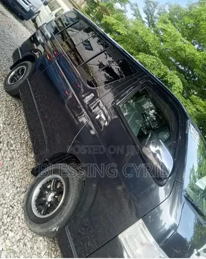 Toyota HiAce 2010 Black