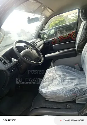 Toyota HiAce 2010 Black