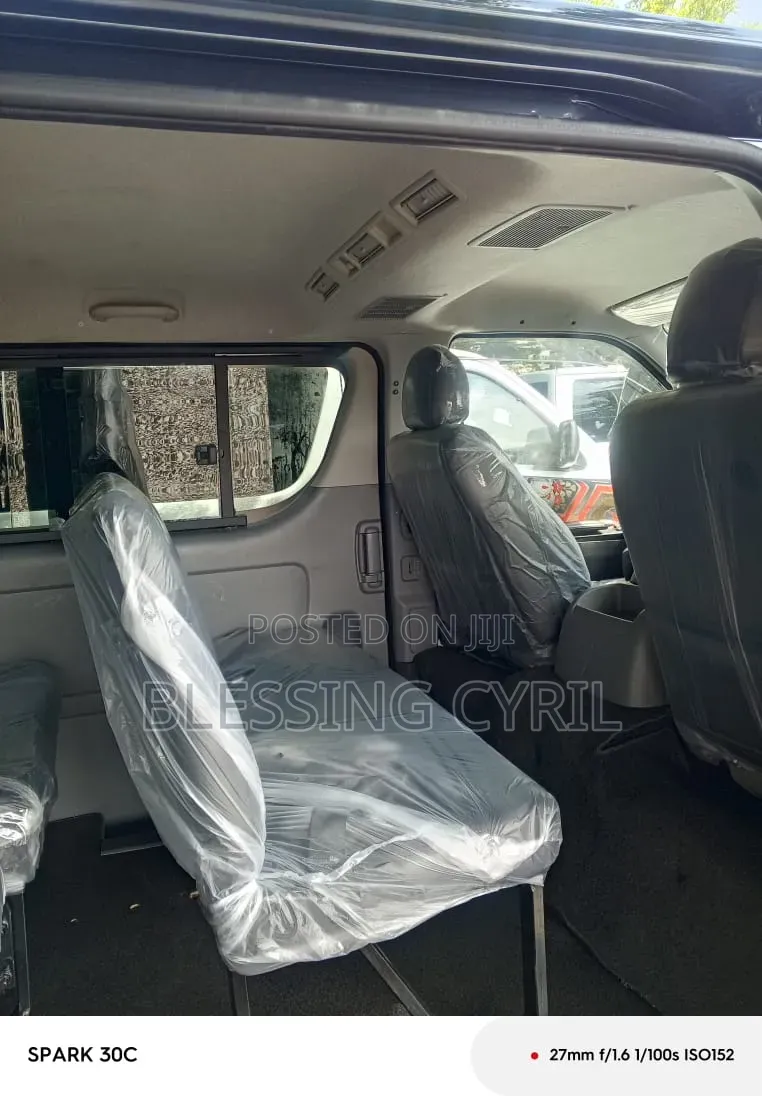 Toyota HiAce 2010 Black
