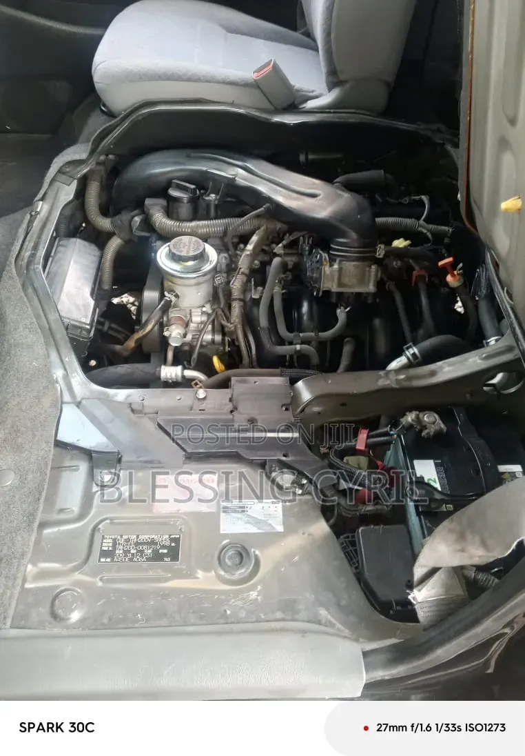 Toyota HiAce 2010 Black