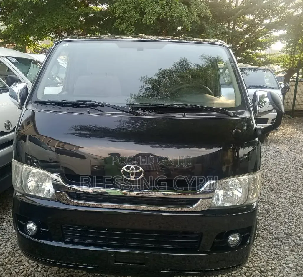 Toyota HiAce 2010 Black