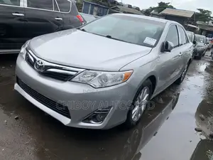 Toyota Camry LE 4dr Sedan (2.5L 4cyl 6A) 2013 Silver