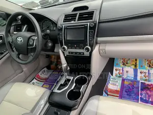 Toyota Camry LE 4dr Sedan (2.5L 4cyl 6A) 2013 Silver