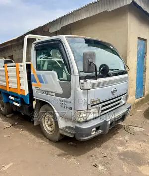 Nissan Cabstar Direct Hand ( Foreign Used ) Normal Hand Chilling a/C