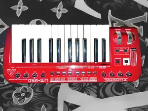 Behringer Umx250 25-Key Usb/Midi Controller Keyboard
