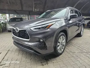 Toyota Highlander Limited 2021 Gray