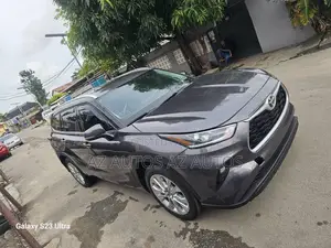 Toyota Highlander Limited 2021 Gray