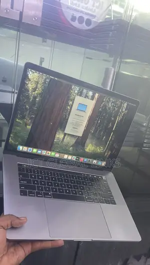 Laptop Apple MacBook Pro 2018 16GB Intel Core i7 SSD 512GB