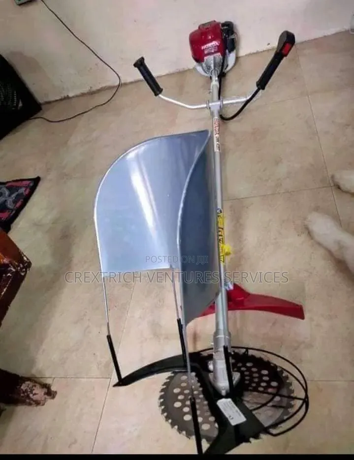 Rice Harvester Machine