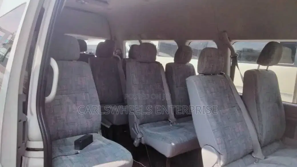 Toyota HiAce 2015 White