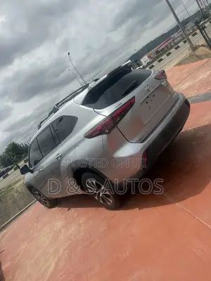Toyota Highlander Limited 2022 Blue