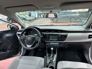 Toyota Corolla LE 4dr Sedan (1.8L 4cyl CVT) 2016 Silver