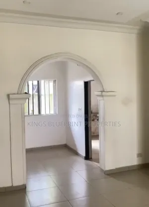 2bdrm Block of Flats in Off Jakpa, Warri for rent