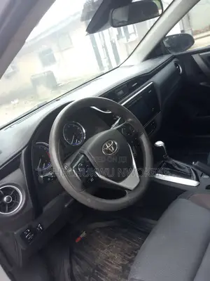 Toyota Corolla 2017 Silver
