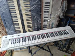Yamaha Piaggero Np-32 Electronic Keyboard