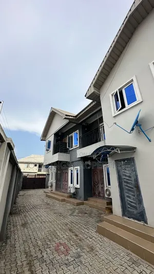 3bdrm Block of Flats in Oluode, Orange Gate, Oluyole for sale