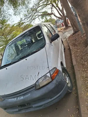 Toyota HiAce 2004 White