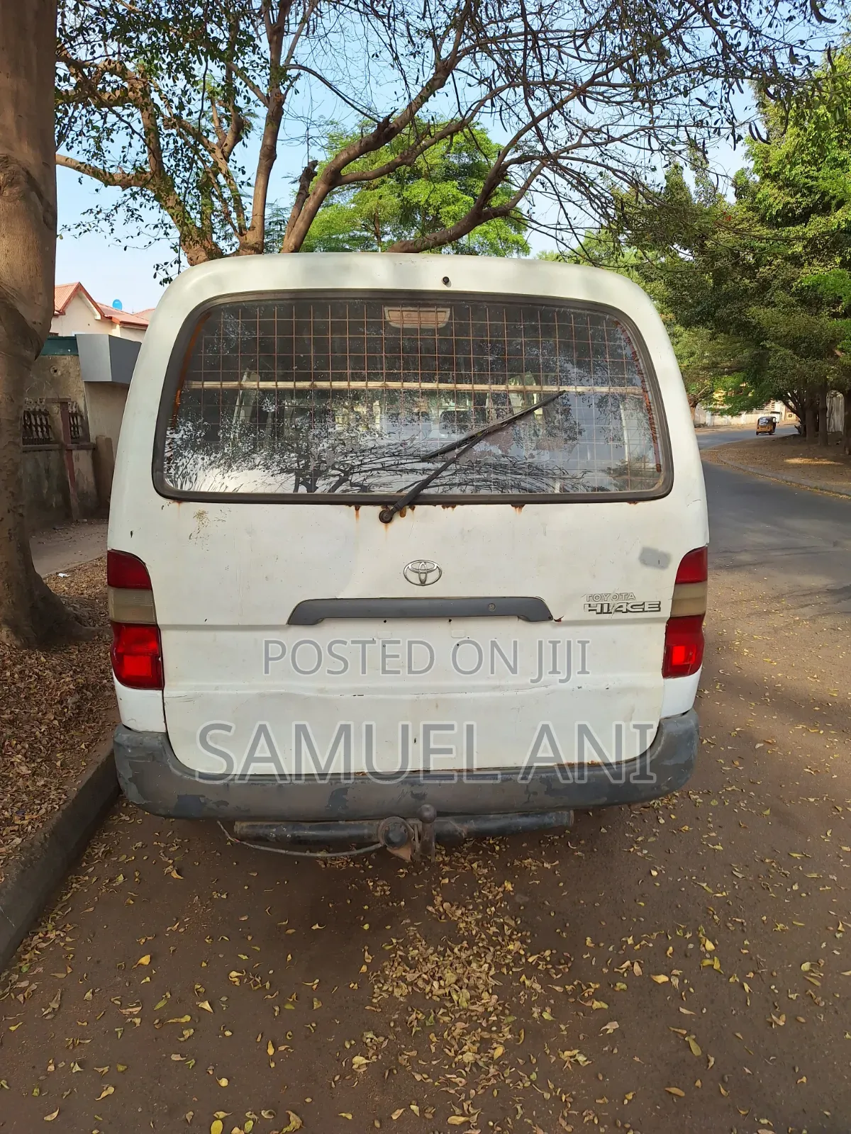 Toyota HiAce 2004 White