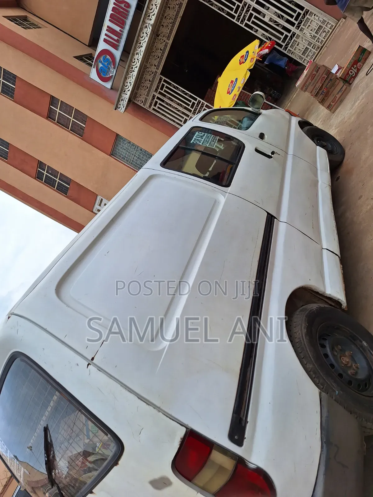 Toyota HiAce 2004 White