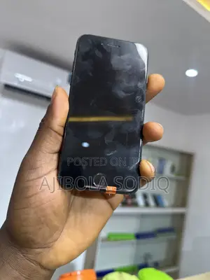 Apple iPhone 7 32 GB Black