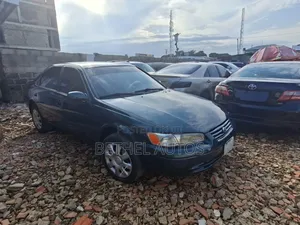 Toyota Camry LE 4dr Sedan (2.2L 4cyl 4A) 2000 Green