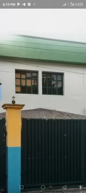 3bdrm Block of Flats in Olukole Estate Off for rent